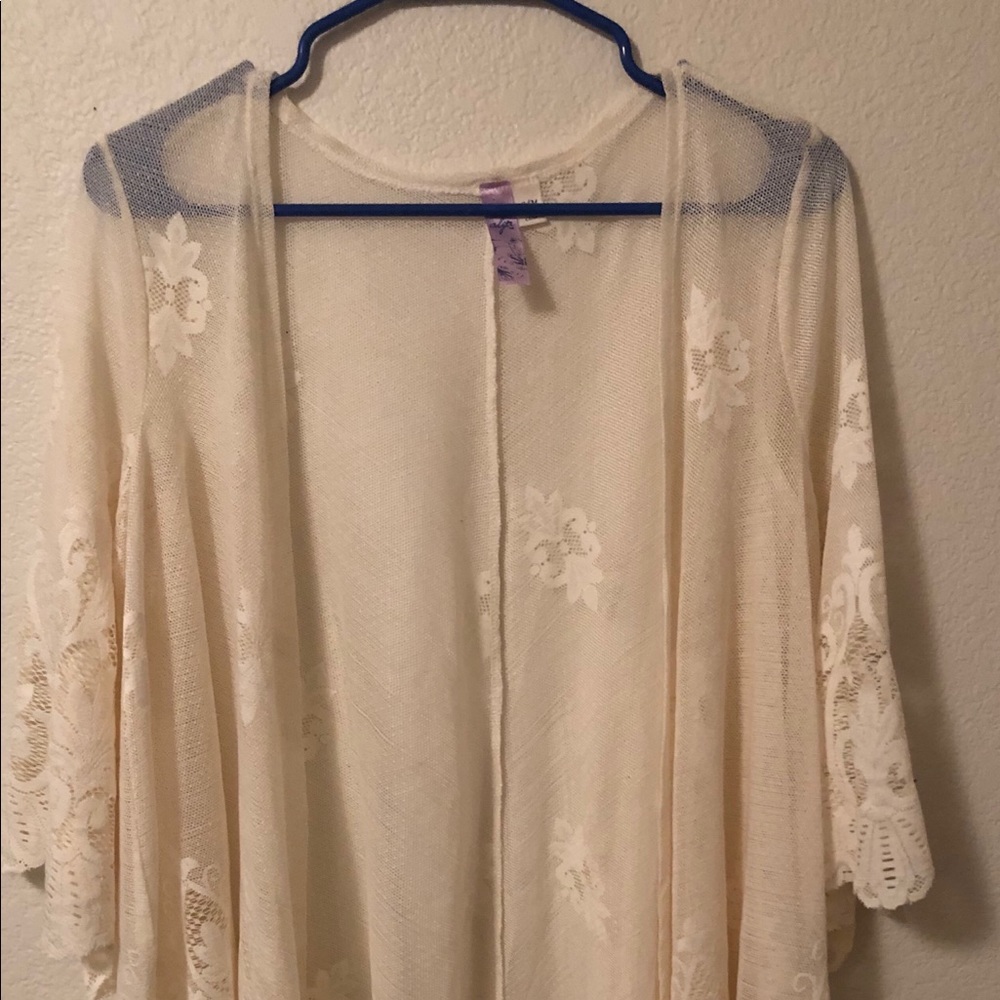Kimono from Francesca’s Size S/M (beige)